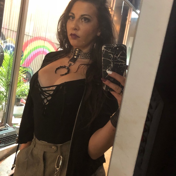 Meet your Posher, Alexandra Lee - Picture 8 of 9